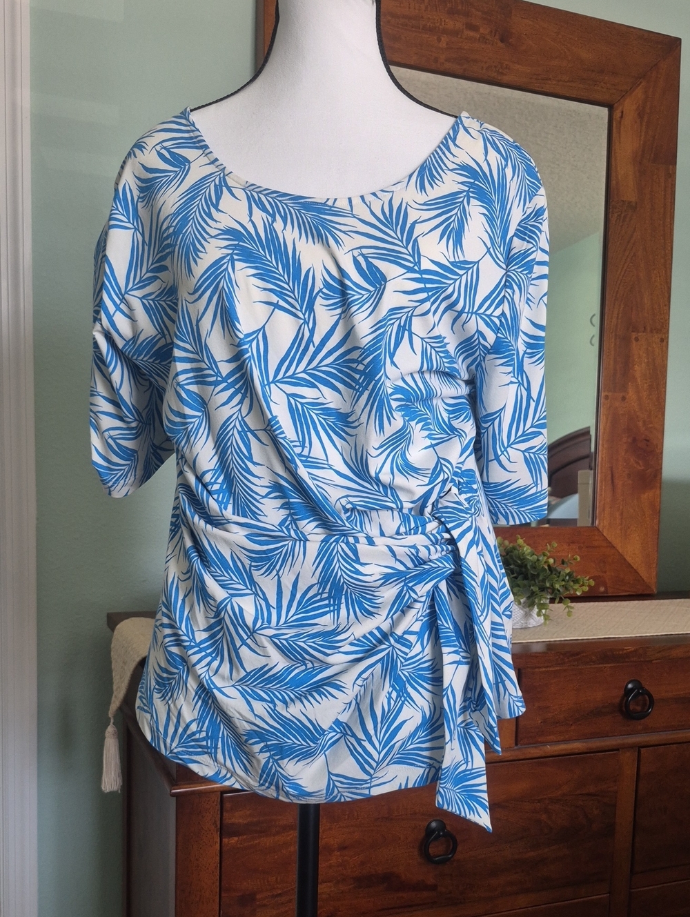 Lands' End White Top with Blue Palm-Leaf Tie